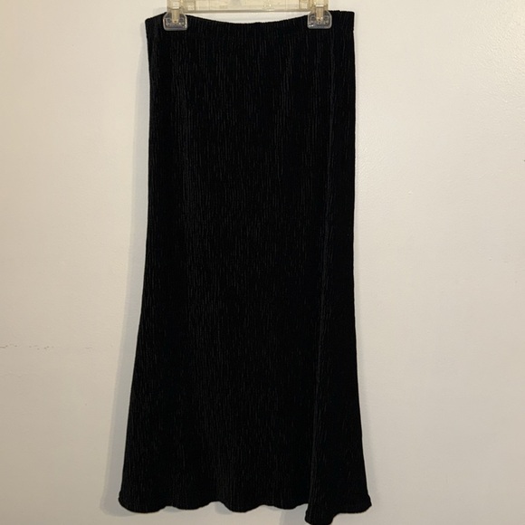 🌹BLACK VELVETY MAXI SKIRT - Picture 2 of 7